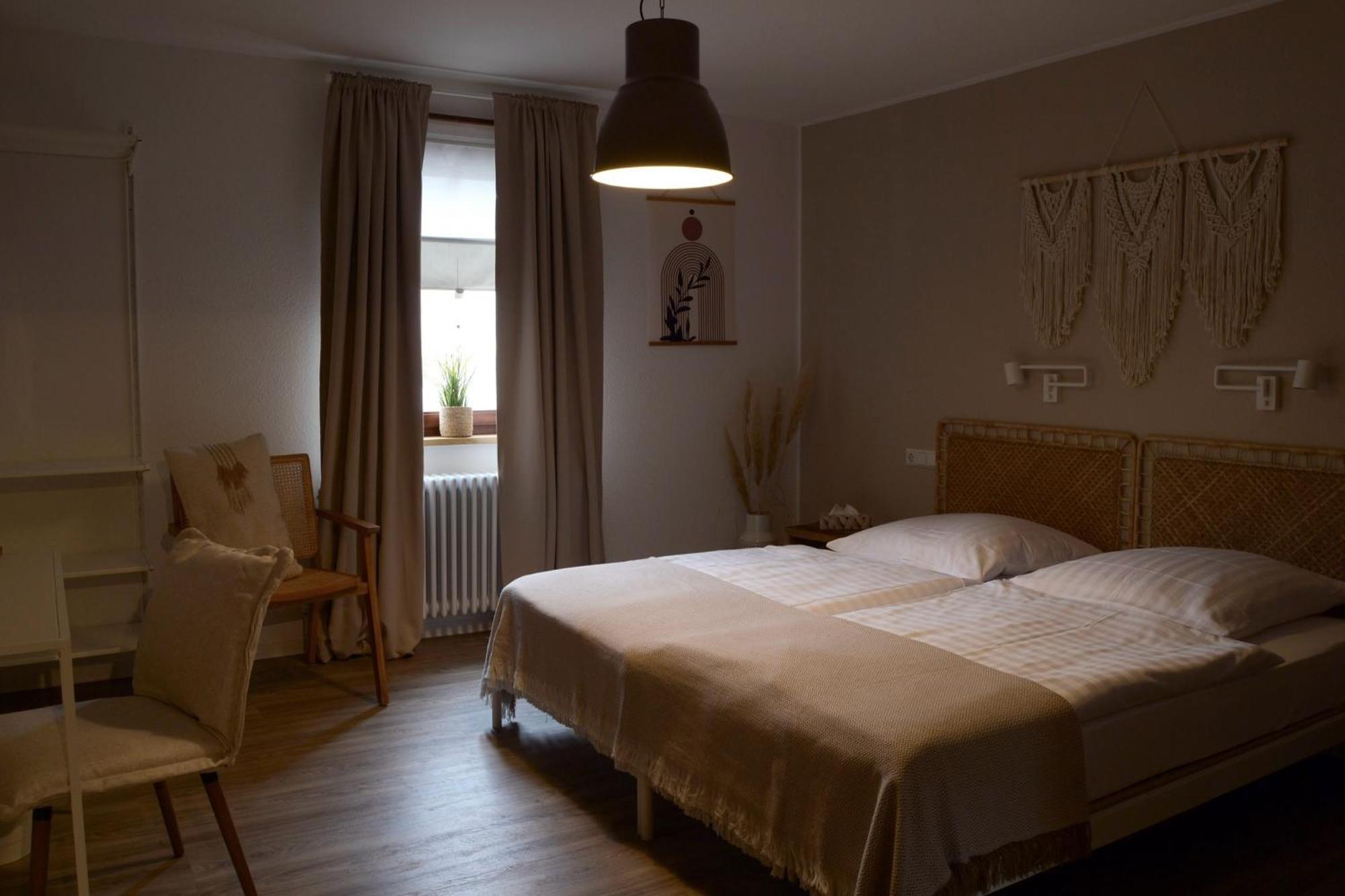 Pension Krone Sternenfels Екстер'єр фото