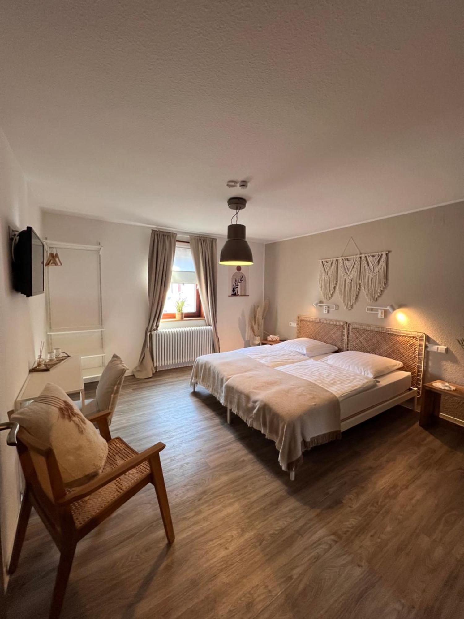 Pension Krone Sternenfels Екстер'єр фото