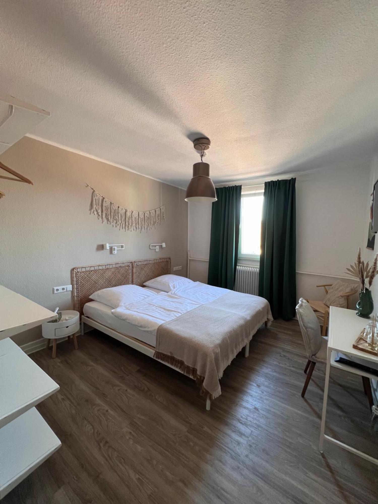 Pension Krone Sternenfels Екстер'єр фото